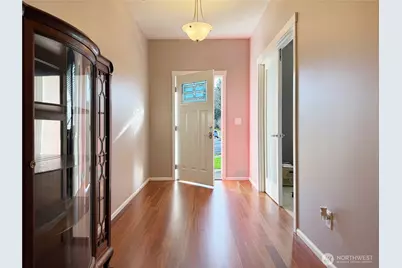 4541 E Broadway Street, Mount Vernon, WA 98274 - Photo 2