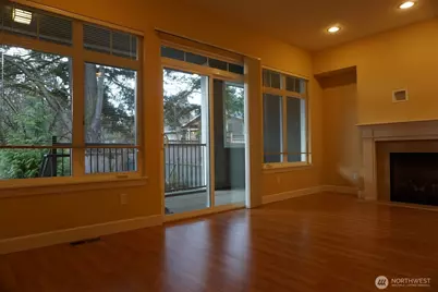 12327 NE 7th Place #102, Bellevue, WA 98005 - Photo 2