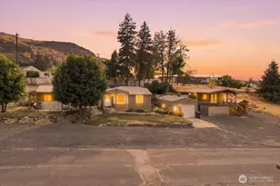 810 Spokane Way, Grand Coulee, WA 99133 - Photo 1
