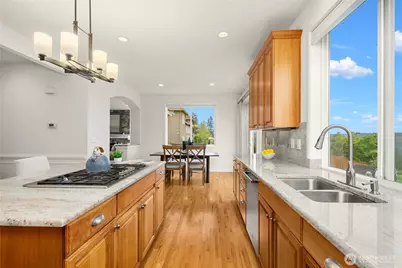 2446 279th Drive SE, Sammamish, WA 98075 - Photo 14