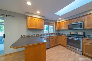 704 105th Pl SE, Everett, WA 98208 - Photo 6