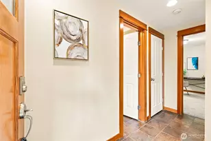 9243 35th Ave SW, Seattle, WA 98126 - Photo 4