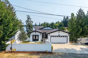 2142 Island Dr NW, Olympia, WA 98502 - Photo 2