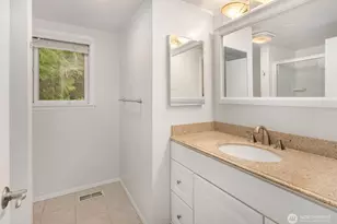1848 W Lake Sammamish Pkwy SE, Bellevue, WA 98008 - Photo 16