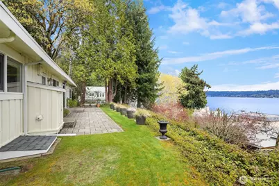 1848 W Lake Sammamish Parkway SE, Bellevue, WA 98008 - Photo 8