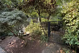 7275 N Mercer Way, Mercer Island, WA 98040 - Photo 38