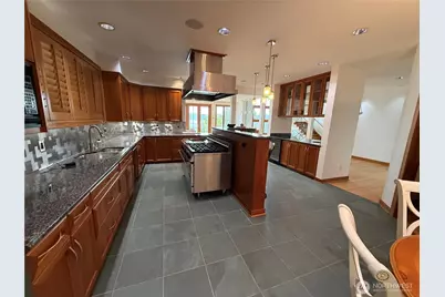 7275 N Mercer Way, Mercer Island, WA 98040 - Photo 22