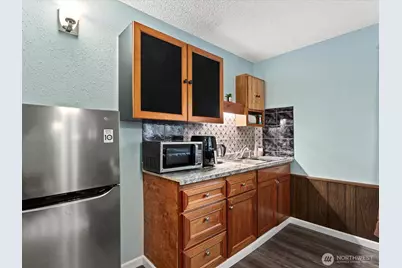 16445 Ambaum Boulevard S, Burien, WA 98148 - Photo 10