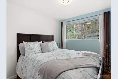 16445 Ambaum Boulevard S, Burien, WA 98148 - Photo 20