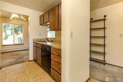 1102 8th Street NE #4, Auburn, WA 98002 - Photo 2