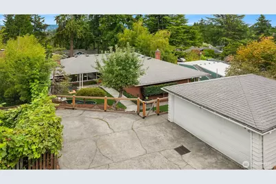 6635 57th Avenue NE, Seattle, WA 98115 - Photo 32