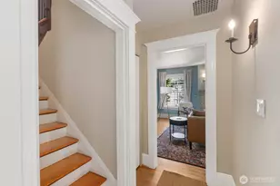1624 E McGraw St, Seattle, WA 98112 - Photo 12