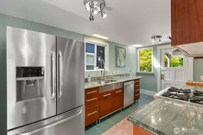 1624 E McGraw Street, Seattle, WA 98112 - Photo 14
