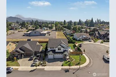 2690 Wyrick Court, Enumclaw, WA 98022 - Photo 32