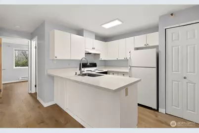 3660 Whitman Avenue N, Seattle, WA 98103 - Photo 12