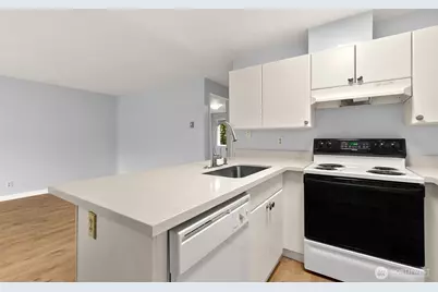 3660 Whitman Avenue N, Seattle, WA 98103 - Photo 10