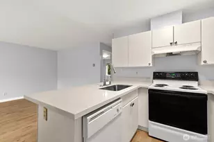 3660 Whitman Ave N, Seattle, WA 98103 - Photo 10