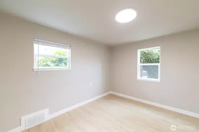910 E Main Street, Auburn, WA 98002 - Photo 10