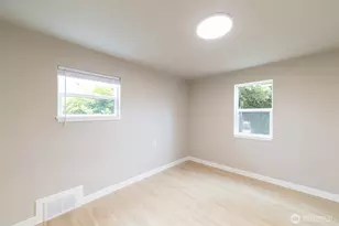 910 E Main St, Auburn, WA 98002 - Photo 10
