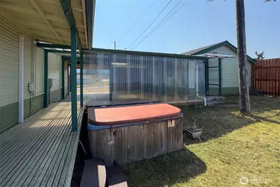 739 W Fourth Street, Port Angeles, WA 98363 - Photo 36