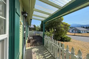 739 W 4th St, Port Angeles, WA 98363 - Photo 8