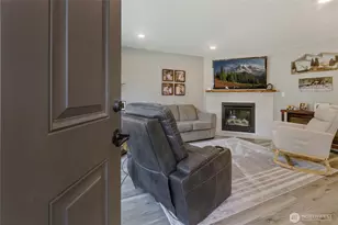 6225 41st Ave E, Tacoma, WA 98443 - Photo 2