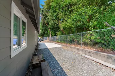 6225 41st Ave E, Tacoma, WA 98443 - Photo 24