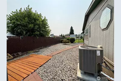 1137 Foothills Lane #19, Wenatchee, WA 98801 - Photo 4