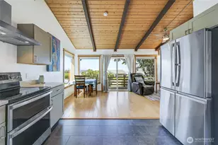 200 N Rhododendron Dr, Port Townsend, WA 98368 - Photo 4