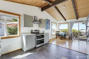 200 N Rhododendron Dr, Port Townsend, WA 98368 - Photo 8