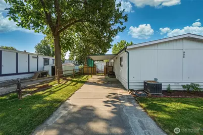 908 NE Empire Street, College Place, WA 99324 - Photo 26