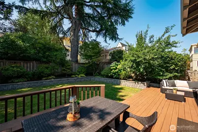 4227 Meridian Avenue N, Seattle, WA 98103 - Photo 32