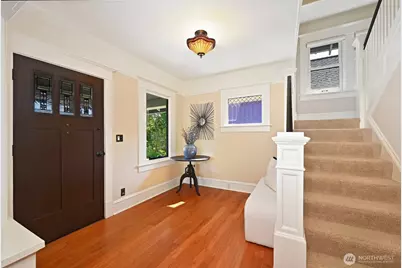 4227 Meridian Avenue N, Seattle, WA 98103 - Photo 4