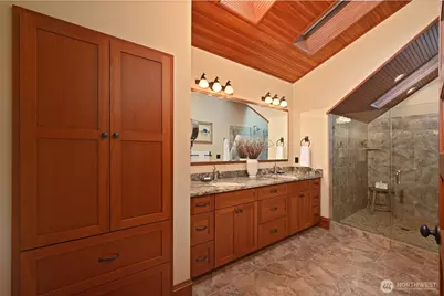 4227 Meridian Avenue N, Seattle, WA 98103 - Photo 26