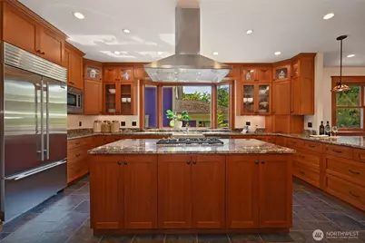 4227 Meridian Avenue N, Seattle, WA 98103 - Photo 12