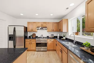 2108 250th Place SE, Sammamish, WA 98075 - Photo 6
