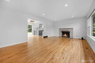 3811 SW 105th St, Seattle, WA 98146 - Photo 4