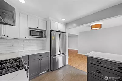 3811 SW 105th Street, Seattle, WA 98146 - Photo 10