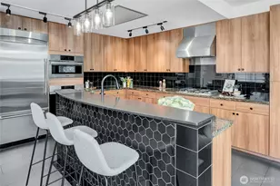 17 W Mercer St, Seattle, WA 98119 - Photo 10