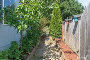 2032 NE Selsund Ct, Poulsbo, WA 98370 - Photo 34