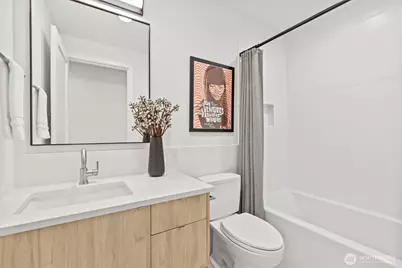 222 10th Avenue E #D, Seattle, WA 98102 - Photo 24