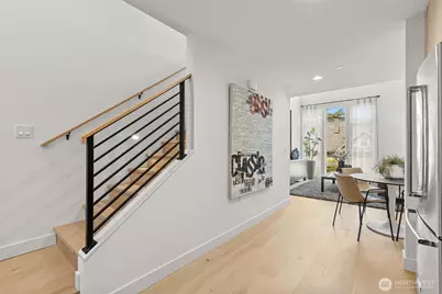 222 10th Avenue E #D, Seattle, WA 98102 - Photo 10