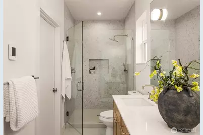 10331 Ashworth Avenue N, Seattle, WA 98133 - Photo 20