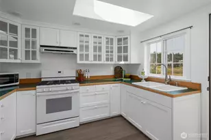 13327 Satterlee Rd, Anacortes, WA 98221 - Photo 6