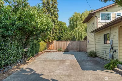 5636 49th Avenue SW, Seattle, WA 98136 - Photo 2