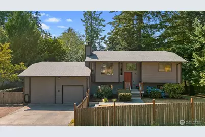 1511 N Lake Stickney Drive, Lynnwood, WA 98087 - Photo 1