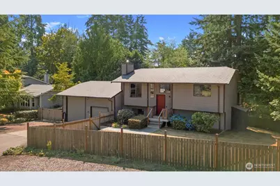 1511 N Lake Stickney Drive, Lynnwood, WA 98087 - Photo 2