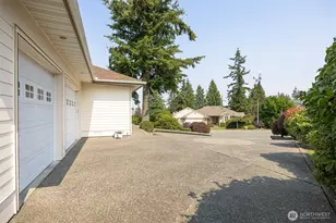 911 E Pacificview Dr, Bellingham, WA 98229 - Photo 14