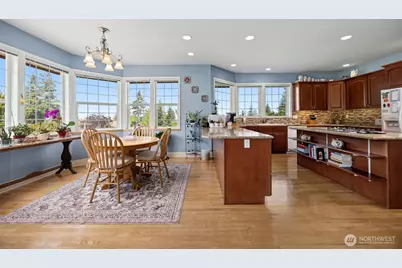 911 E Pacificview Drive, Bellingham, WA 98229 - Photo 20
