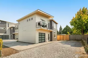 9251 Palatine Ave N, Seattle, WA 98103 - Photo 26